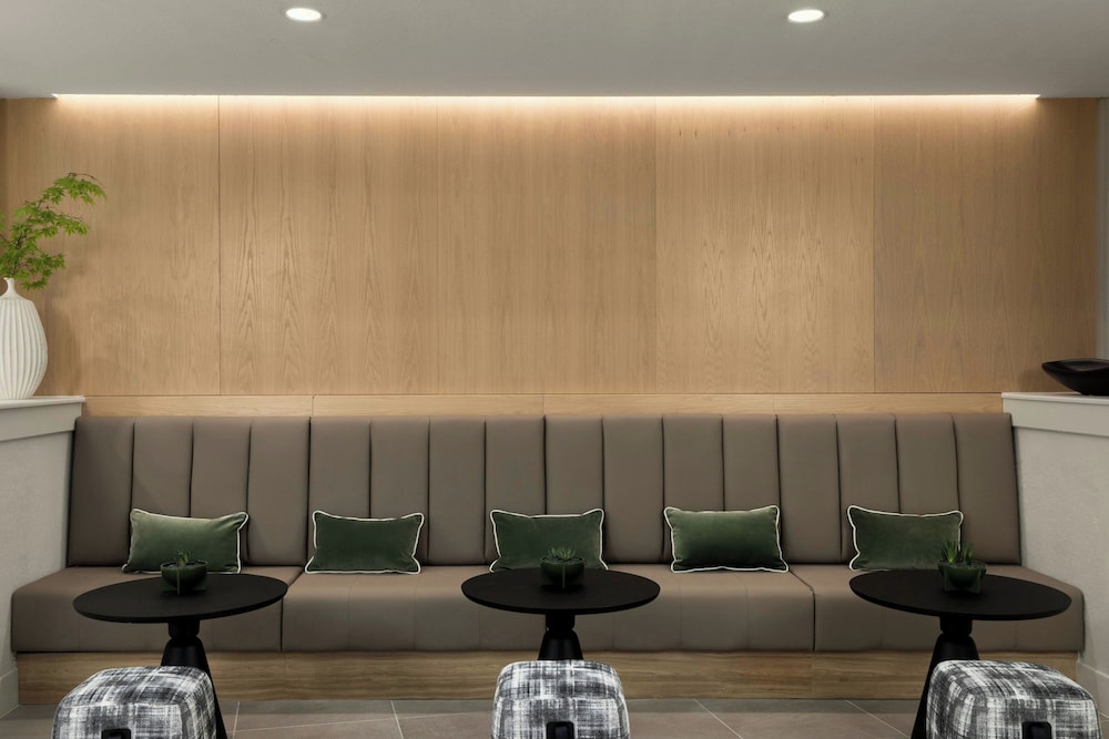 AC Hotel by Marriott Portland Lake Oswego - photo 3