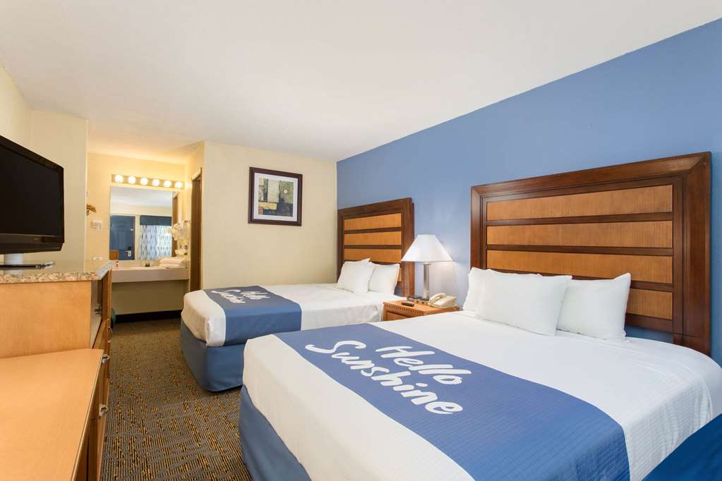 Days Inn by Wyndham Renfro Valley Mount Vernon - photo 13