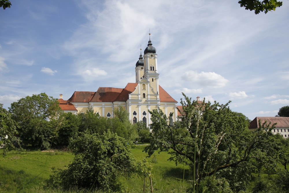 Klostergasthof Roggenburg pet-friendly hotel Roggenburg