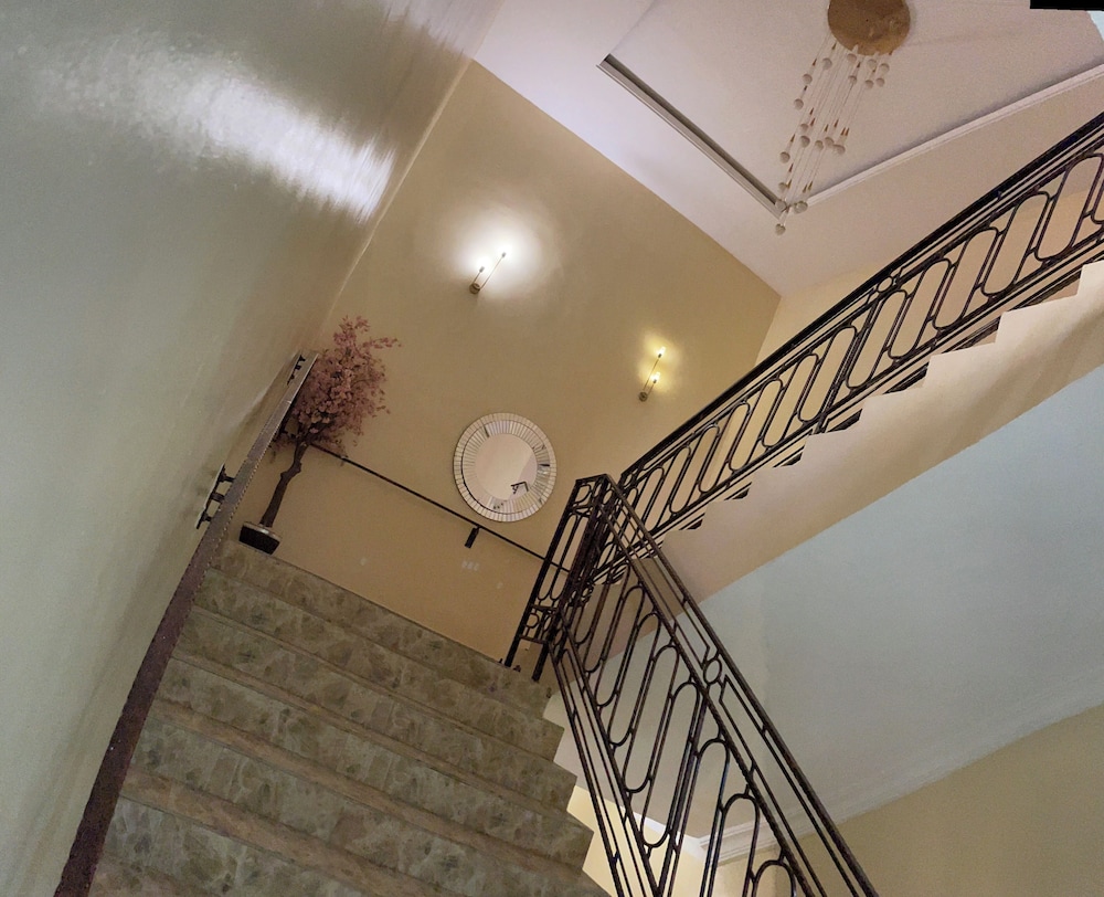 Aaron's Place - last minute hotel in Enugu