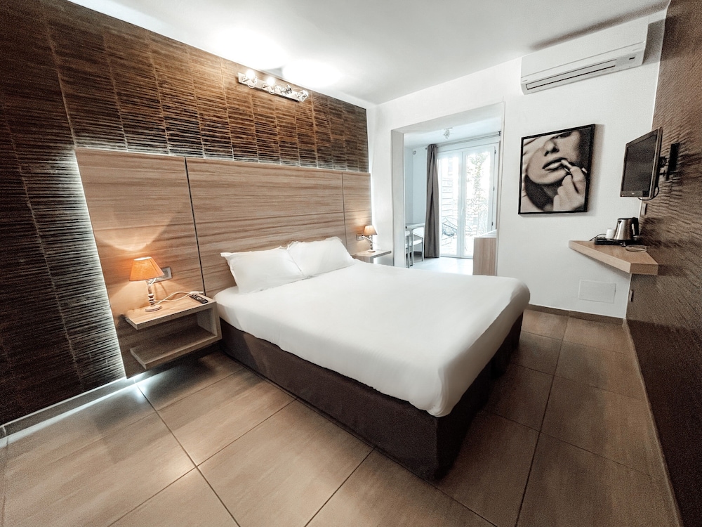 Boutique Hotel L Escale Cote Port — L Ile Rousse