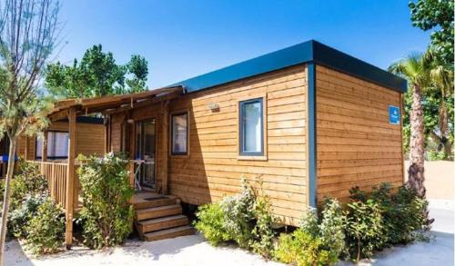 Camping Paris Est — 4-Star Luxury Hotel in Champigny Sur Marne, France