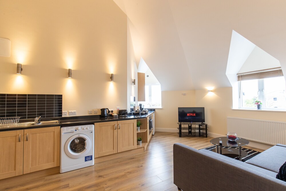Velvet 2 Bedroom Penthouse Brewery Road 17663895 — Hoddesdon