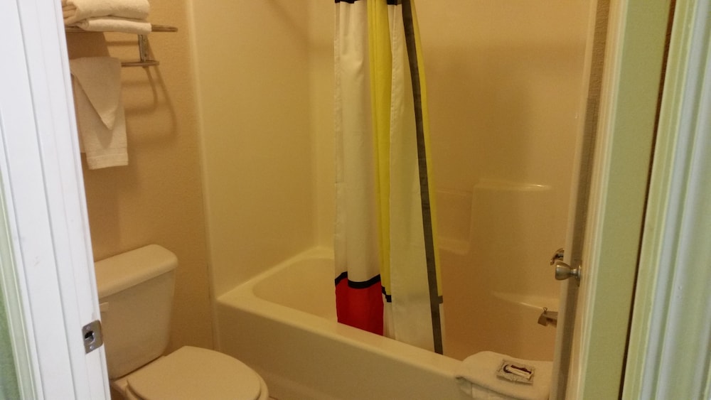 Haltom Inn - photo 17