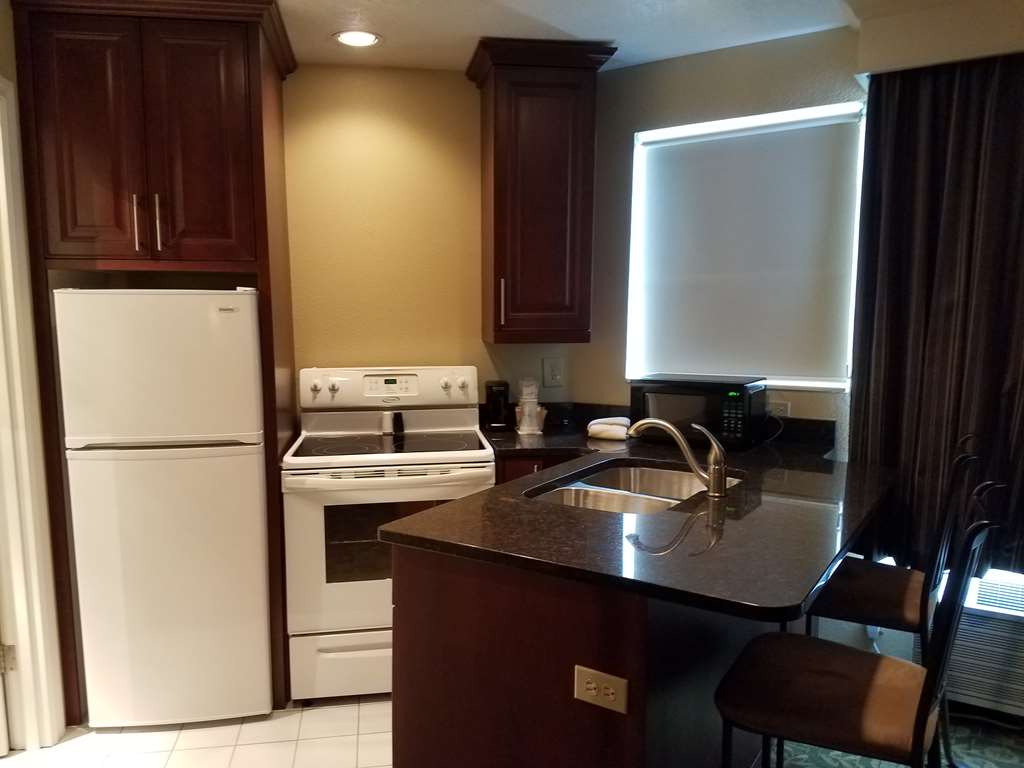 Best Western Salbasgeon Inn & Suites Of Reedsport - photo 35