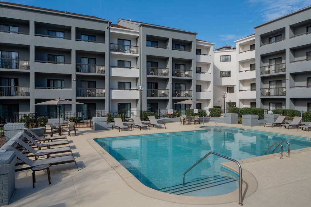 Courtyard by Marriott Nashville Airport - photo 16