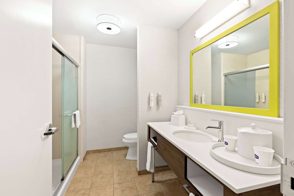 Hampton Inn & Suites Canton - photo 20