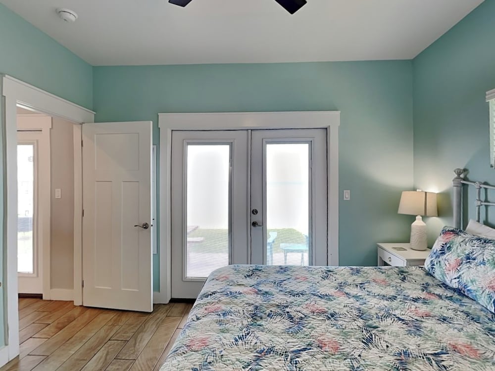 Copano Breeze by Miss Kitty s — 4-Star Luxury Hotel in Rockport, United States