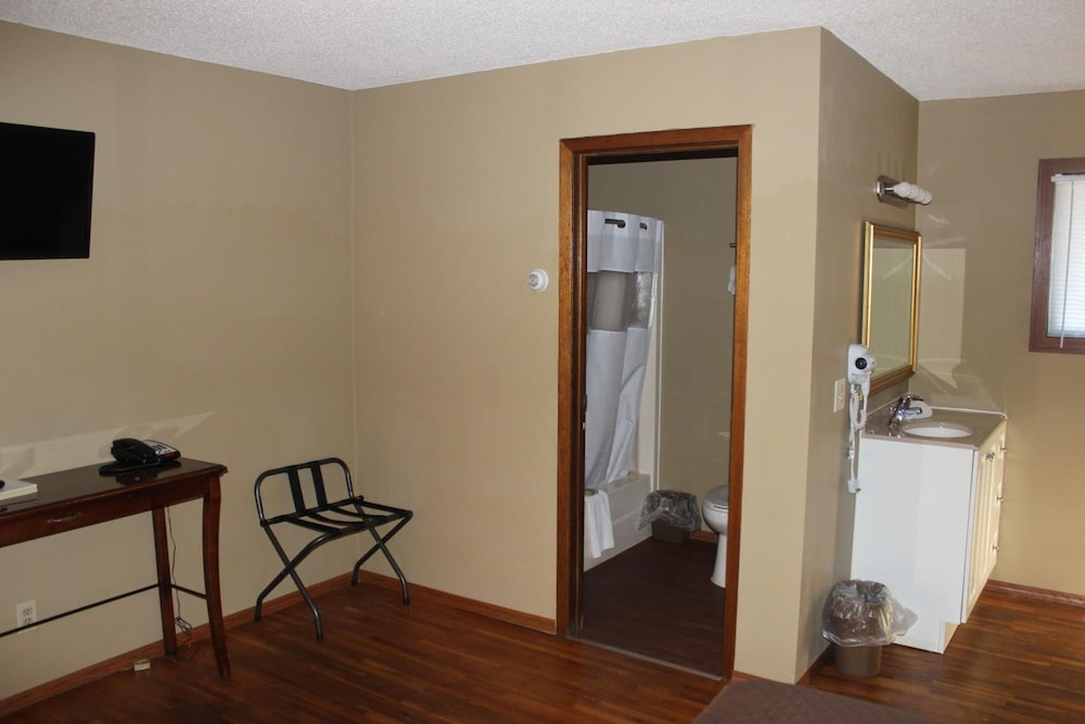 Eastwood Inn Of Wadena - photo 14