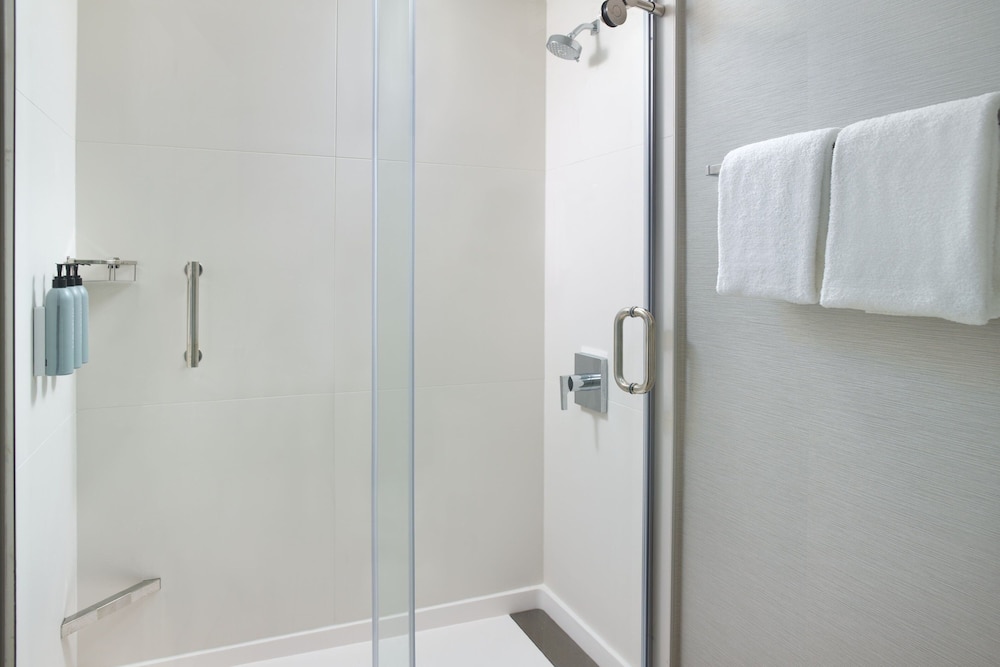 Courtyard by Marriott Charlottesville - photo 16