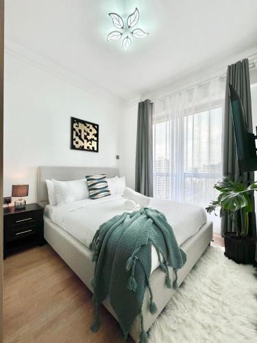Metro Living Retreat Three Bedroom Apartment With Swimming Pool Fully Equipped Gym Ample Parking Space And Proximity To Major Shopping Malls