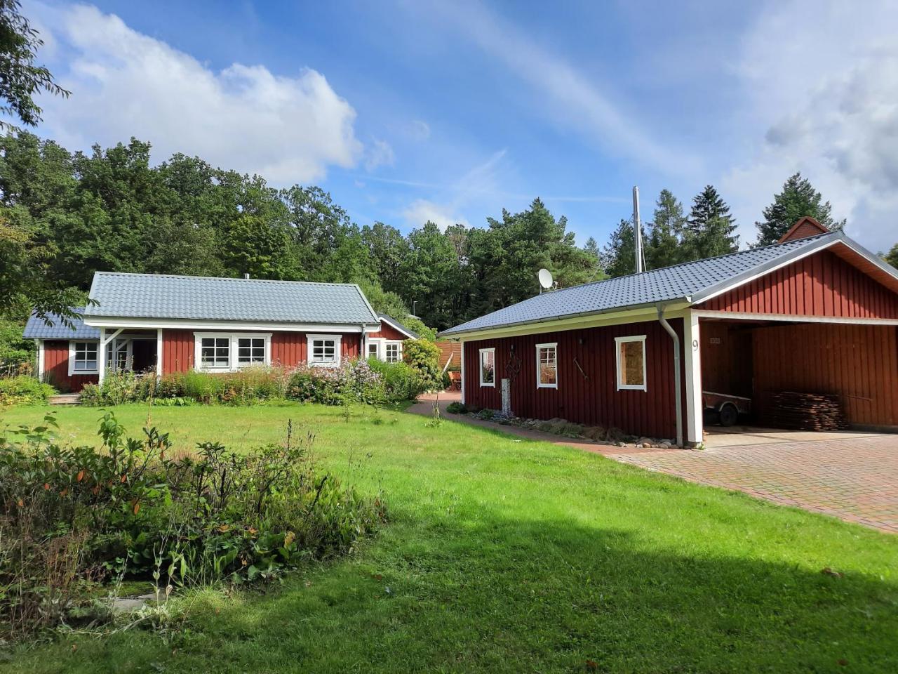Idyllisches Schwedenhaus in Ruhiger Hanglage pet-friendly hotel Ahsen-Oetzen