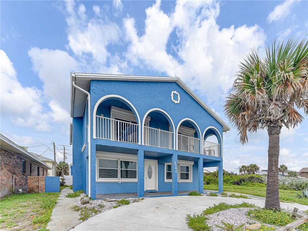 Island Retreat Upper B Ocean Front 2 Bedrooms Sleeps 6 in Flagler Beach, United States
