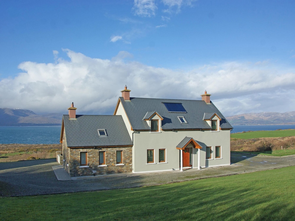 Sea View Holiday Home Sheeps HeadBantry — 4-Star Luxury Hotel in Bantry, Republic of Ireland