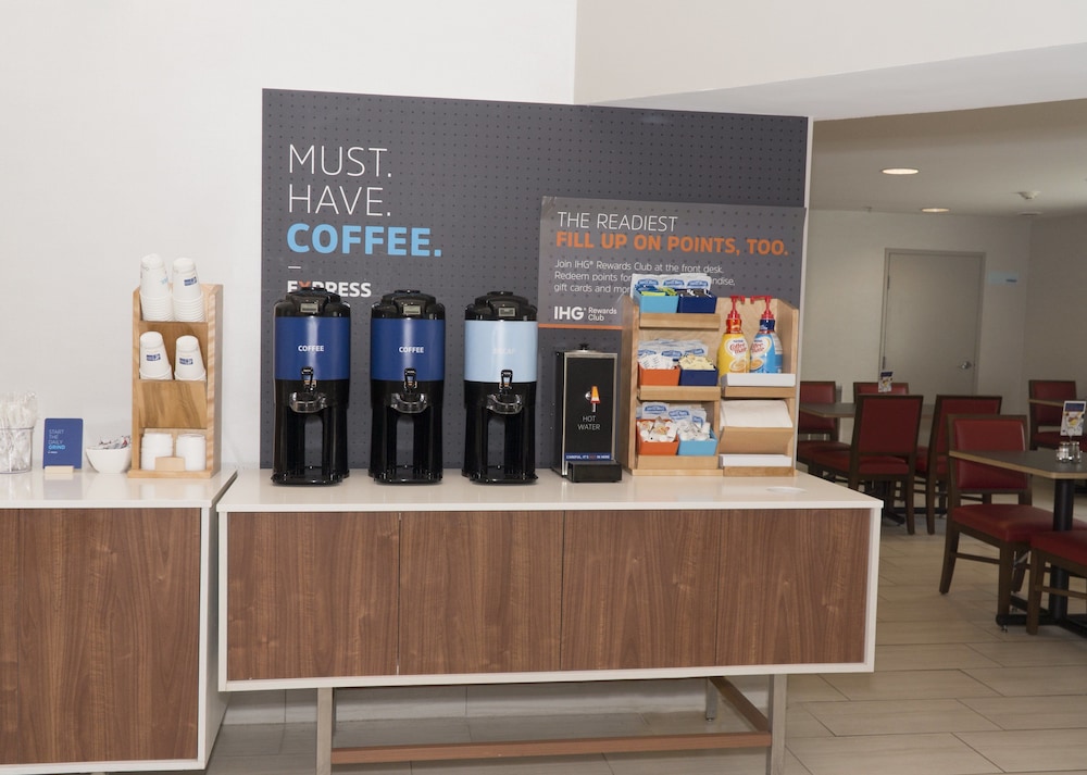 Holiday Inn Express Hotel & Suites Madison by IHG - photo 59