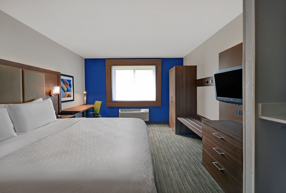 Holiday Inn Express Marshall by IHG - photo 12