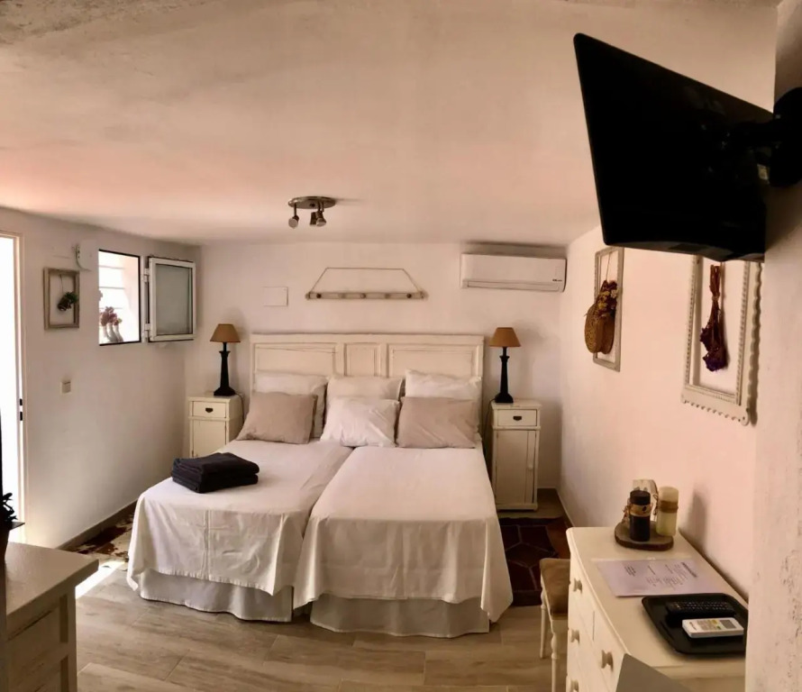 Estudio a 10 minutos del Puerto Banus — 4-Star Luxury Hotel in Estepona, Spain