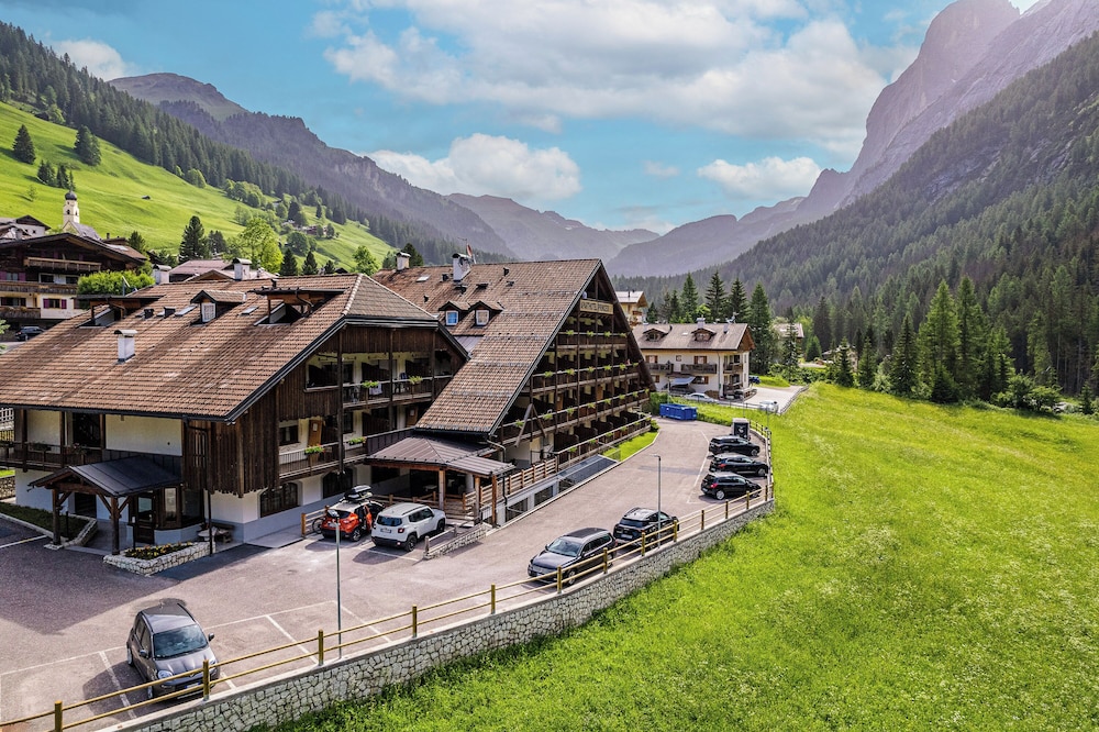 Aparthotel Princess — hotel in Canazei