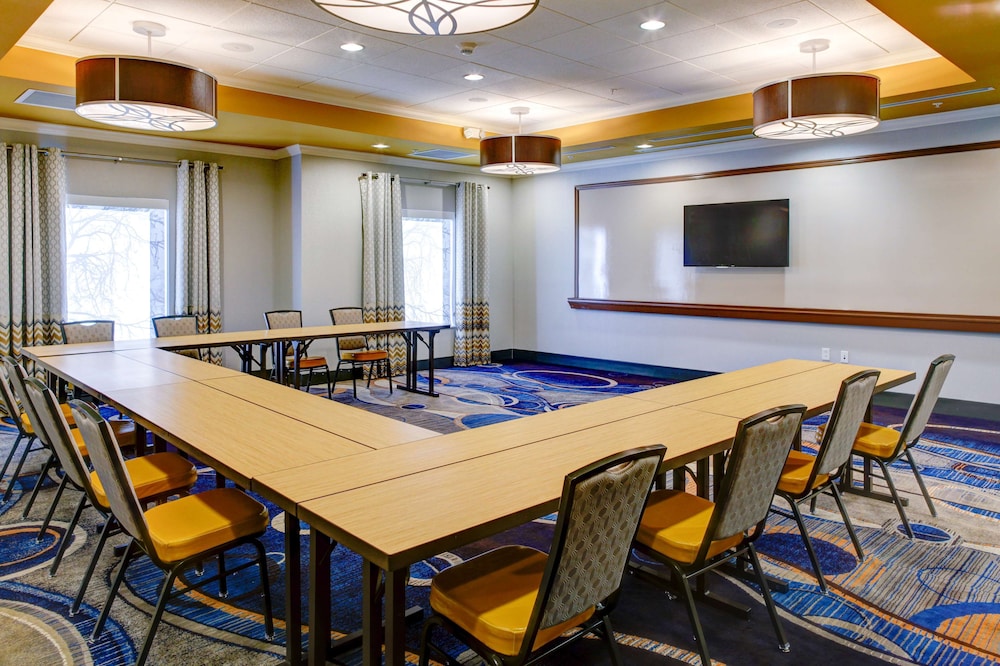 Hampton Inn & Suites Columbus - photo 52