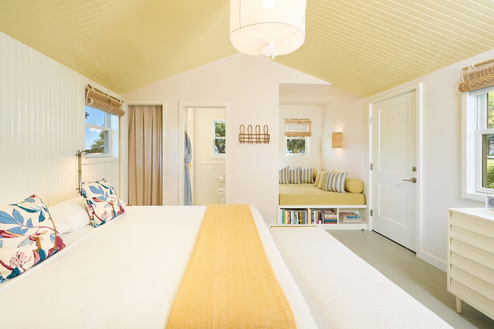 Silver Sands Motel & Beach Bungalows - photo 25