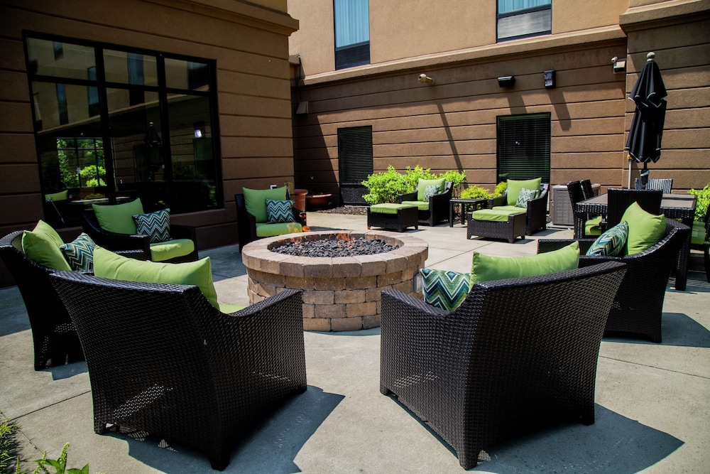 Hampton Inn & Suites Sharon - photo 87