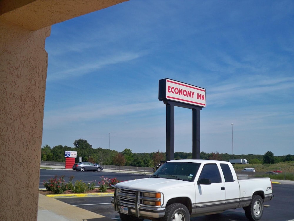Economy Inn Wentzville - photo 34