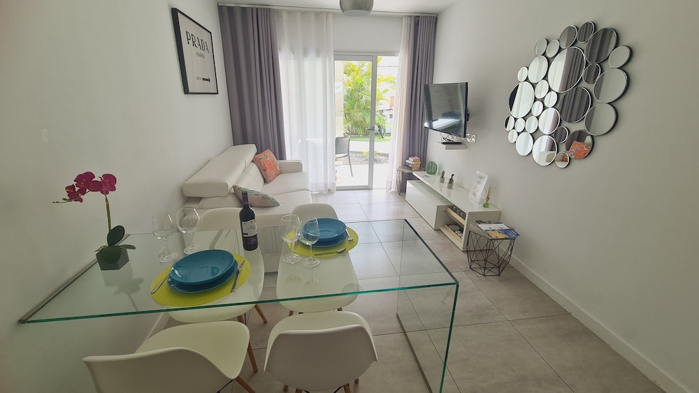 Beach & Wave — 4-Star Luxury Hotel in Corralejo, Spain