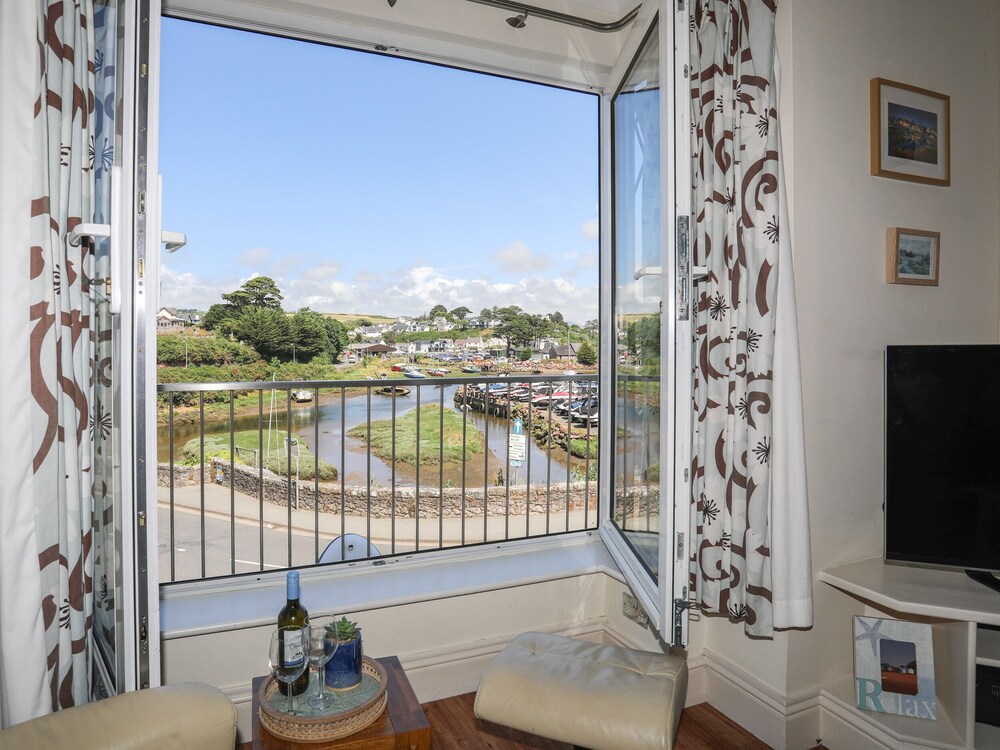 Harbour View — 4-Star Luxury Hotel in Pwllheli, United Kingdom