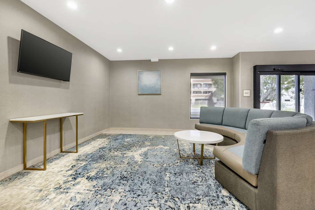 Best Western Carlsbad by the Sea - photo 34