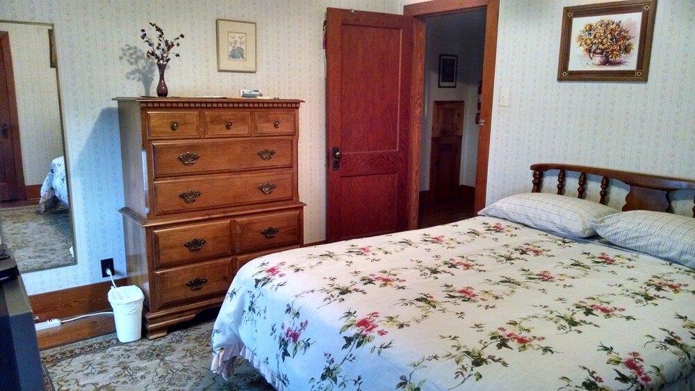 Fish & Loaves B&B - photo 21