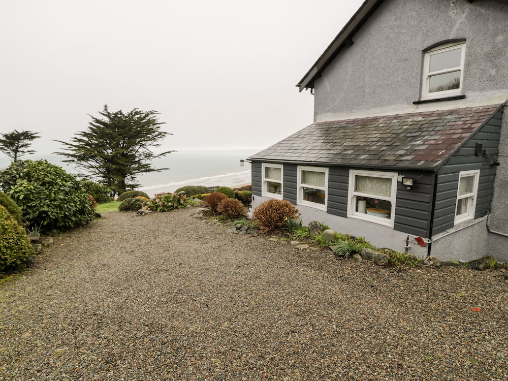 Sibrwd Y Mor — Harlech — photo 3