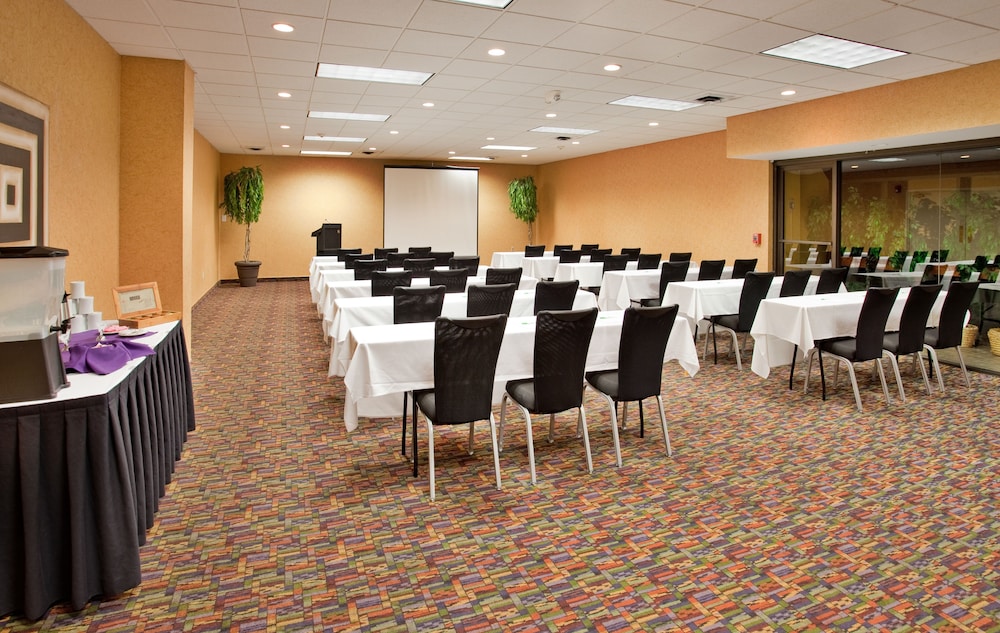 Holiday Inn Manhattan at the Campus by IHG - photo 19
