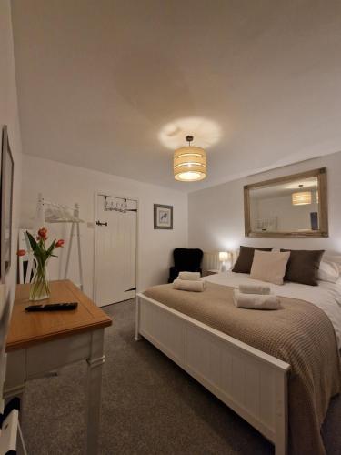 Black Cat Cottage Central Pickering Cottage — 4-Star Luxury Hotel in Pickering, United Kingdom