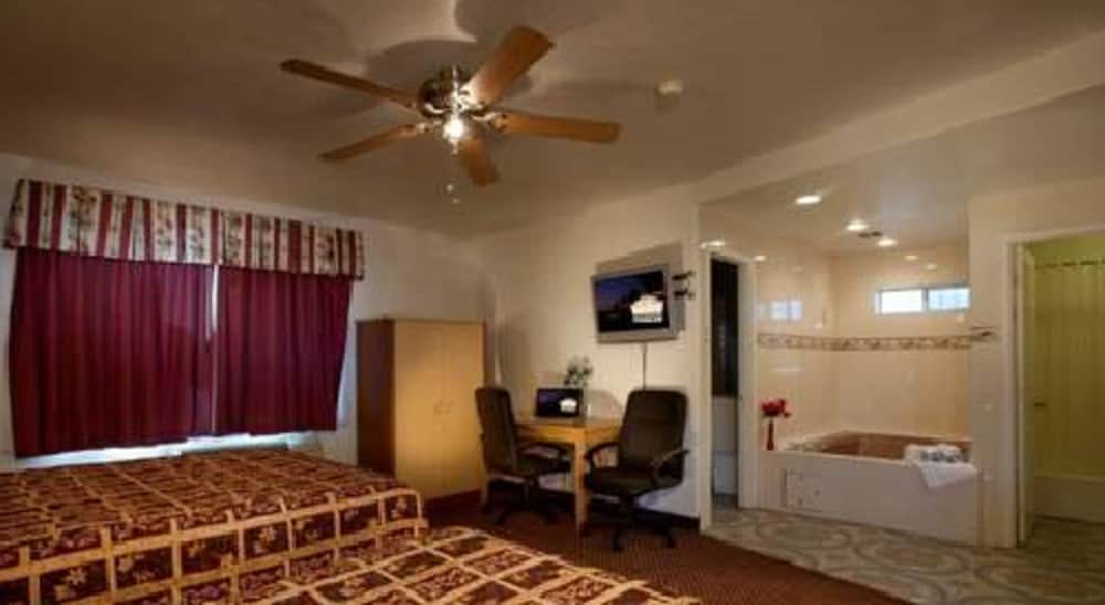 Palace Inn Oxnard - photo 8
