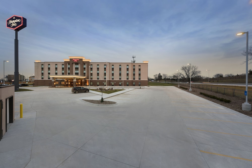 Hampton Inn Lincoln Airport - photo 27