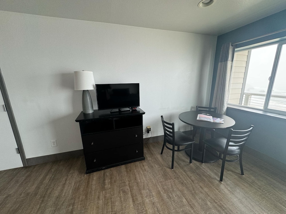 Sunset Oceanfront Lodging - photo 70