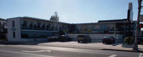 Suitcase Motel & Travel - photo 9