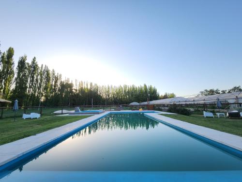 Casa de Campo Flor Dorada — 4-Star Luxury Hotel in Centenario, Argentina