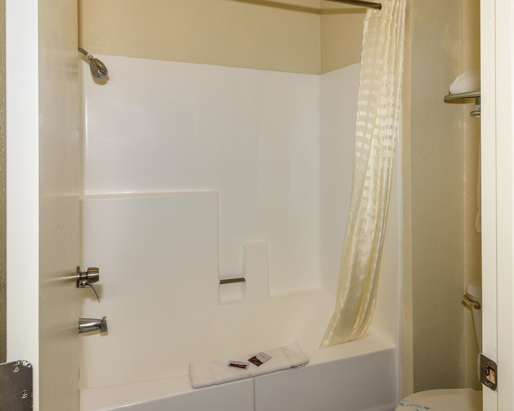 Sea Rock Inn Los Angeles - photo 18