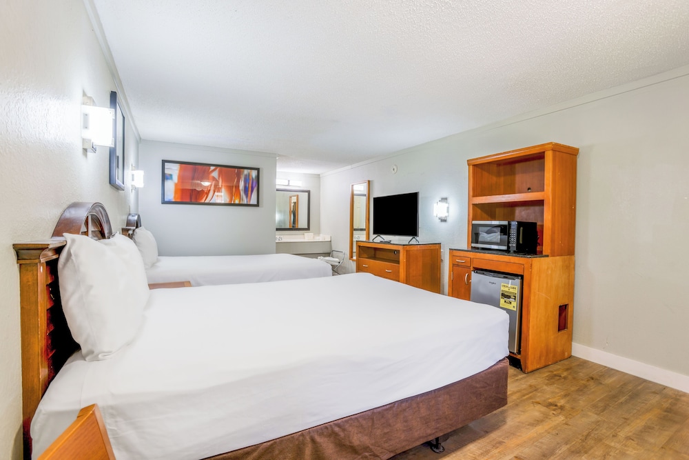 Cozy Garden Inn By OYO Hwy 40 Richmond - photo 23