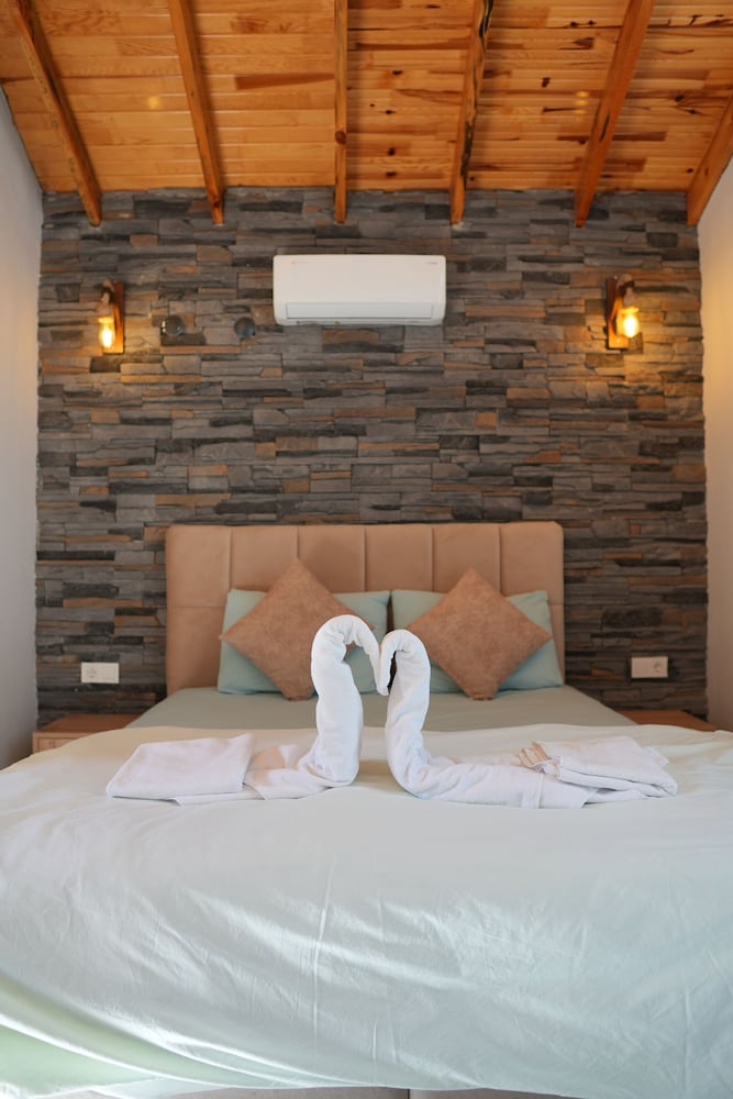 Ayrk Vadi Otel Restoran — Tunceli