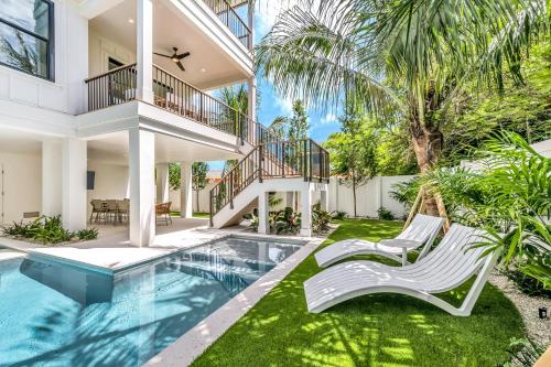 Under the Sun in Anna Maria, United States