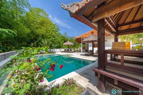 Villa Udara Lovina Kalibukbuk — 5-Star Luxury Hotel in Lovina, Indonesia