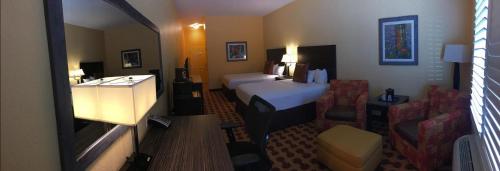 The Sagebrush Hotel - photo 6