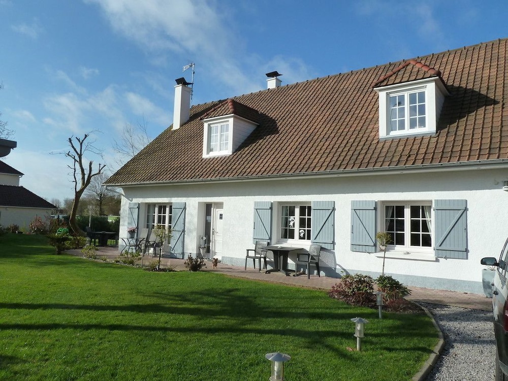 Chambre d'Hôtes L'Imprevu — 4-Star Luxury Hotel in Cucq, France