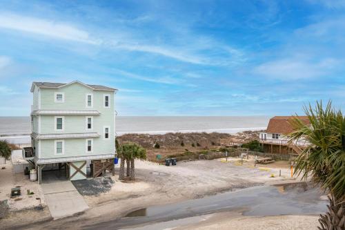 Pier Walker by Oak Island Accommodations - photo 7
