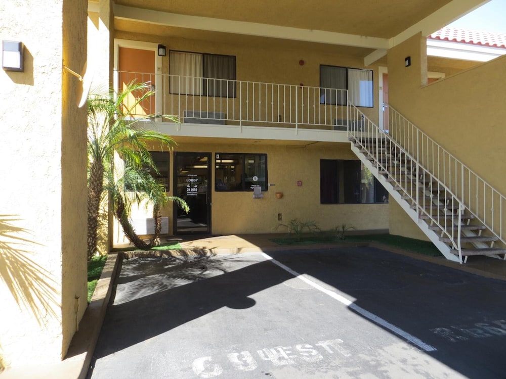 Riverside Inn & Suites - photo 51