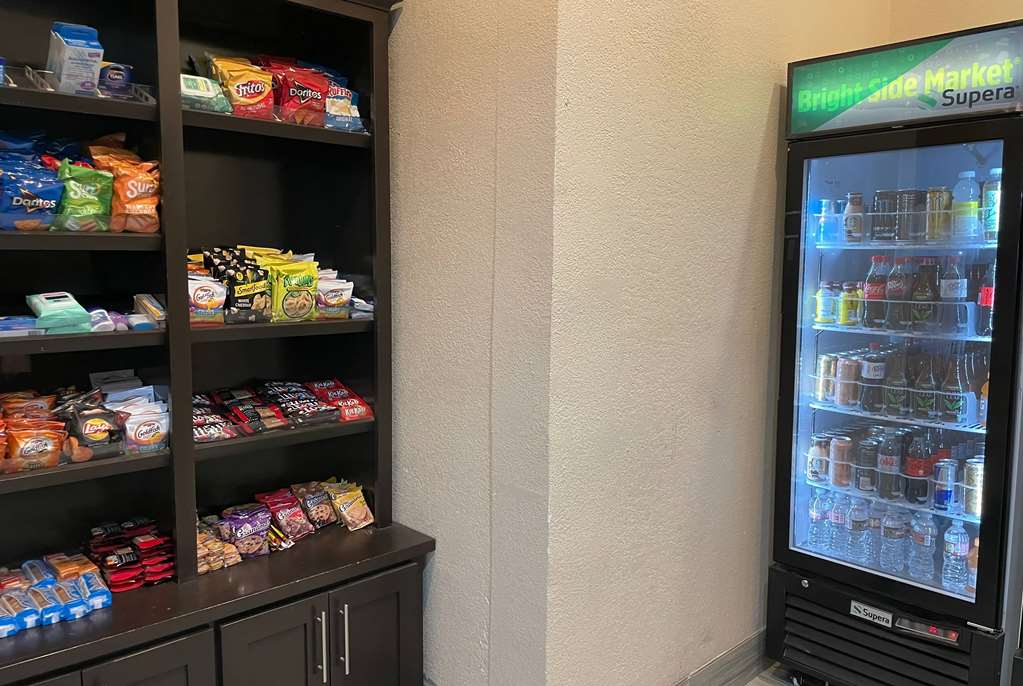 La Quinta Inn & Suites by Wyndham Waxahachie - photo 25