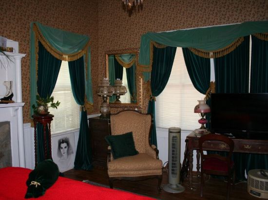 Lamplight Inn - photo 3