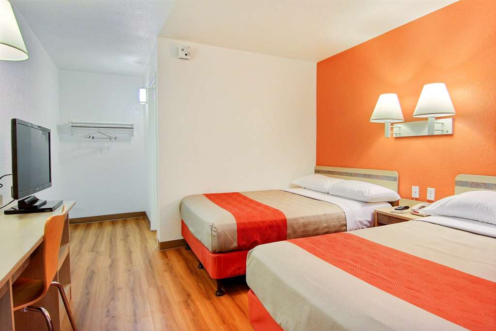 Motel 6 Kingsville TX - photo 22